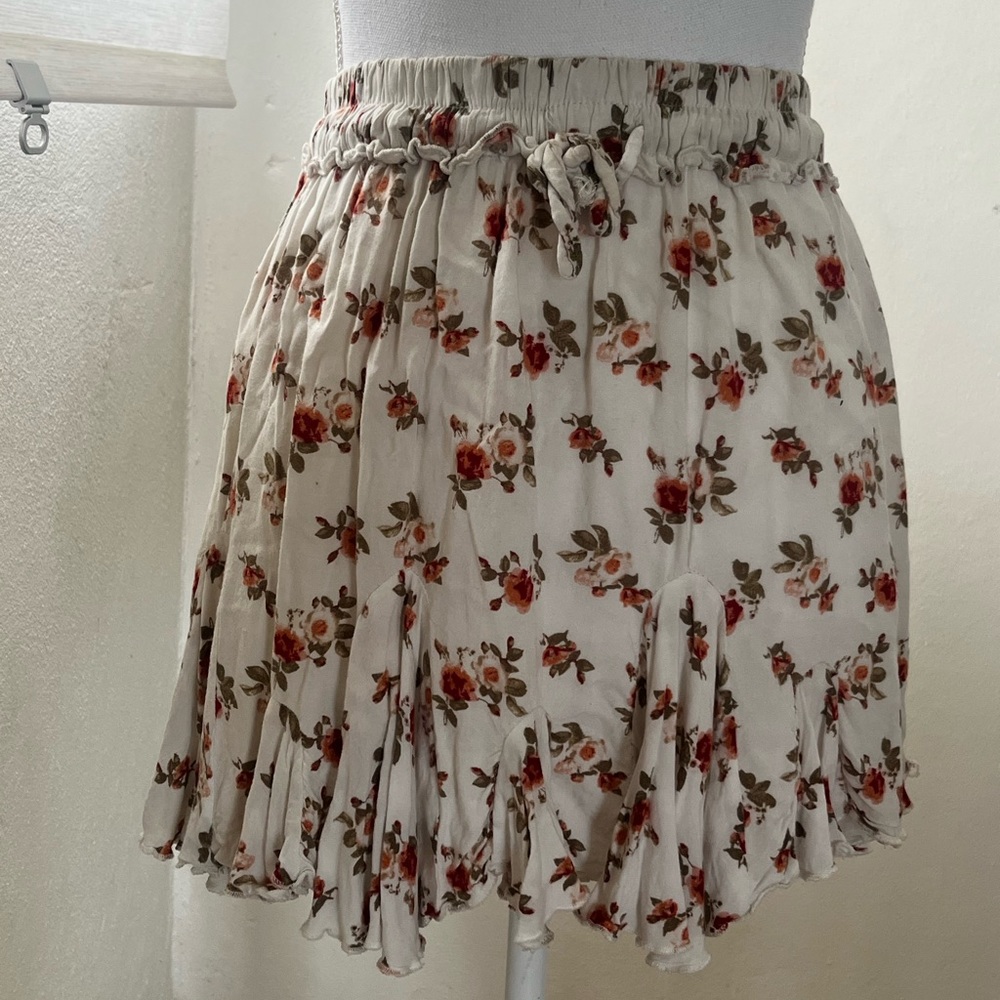 FOREVER 21 Mini floral summer skirt (L)